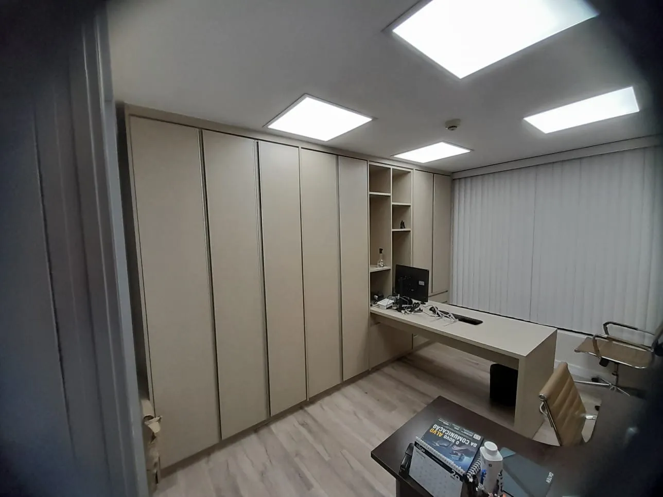 Projeto de Marcenaria Estilo Comercial - Decor & Design